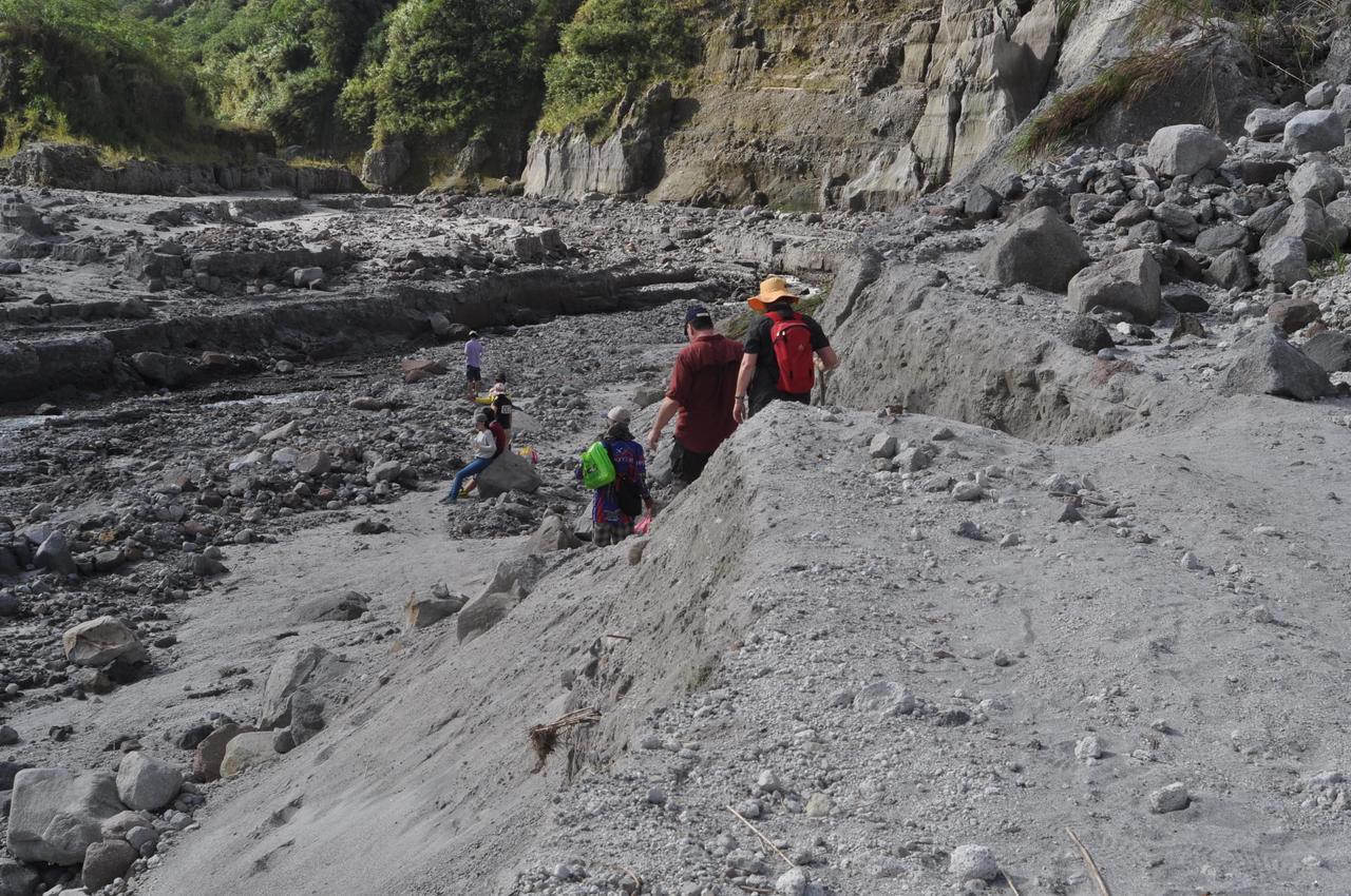 Santa Juliana Bognot Lodge : Alvin Bognot Mt Pinatubo Guesthouse And Tours מראה חיצוני תמונה